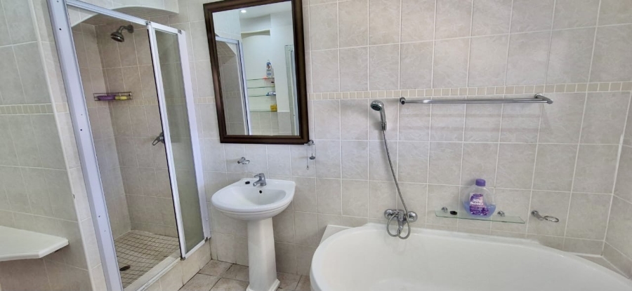 5 Bedroom Property for Sale in Summerstrand Eastern Cape